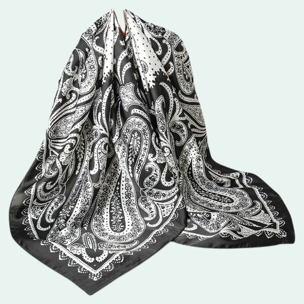 Foulard carré en satin motif cachemire noir blanc