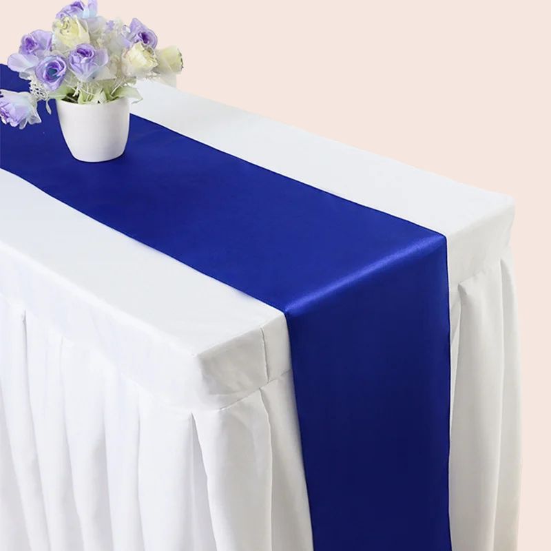 Chemin de table en satin bleu marine
