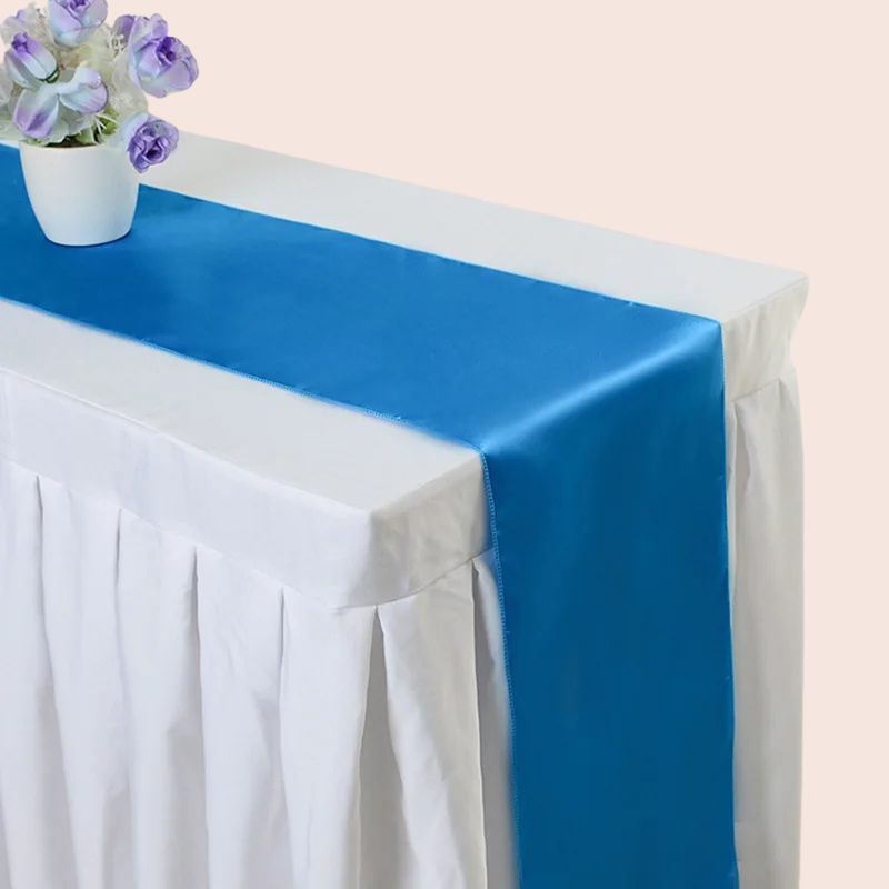 Chemin de table en satin bleu turquoise