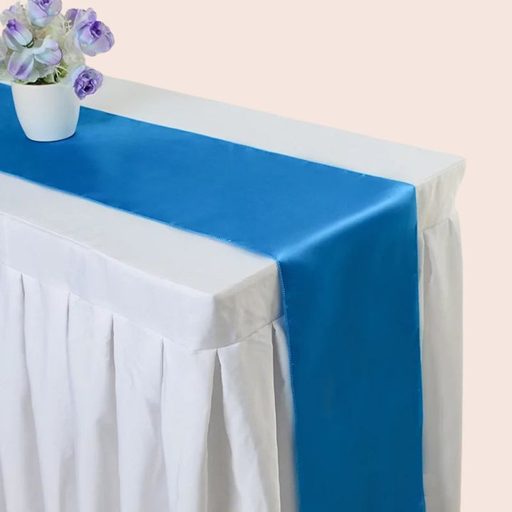 Chemin de table en satin bleu turquoise