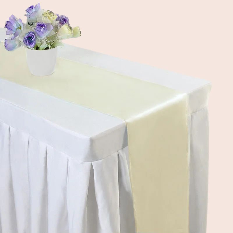 Chemin de table en satin ivoire