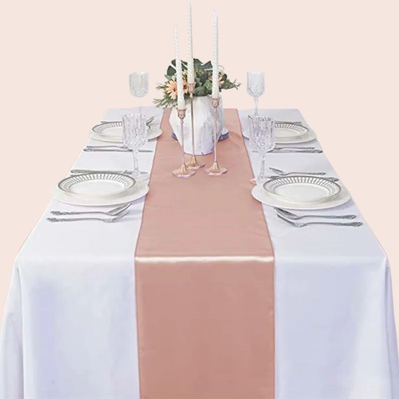 Chemin de table en satin rose nude