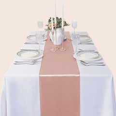 Chemin de table en satin rose nude