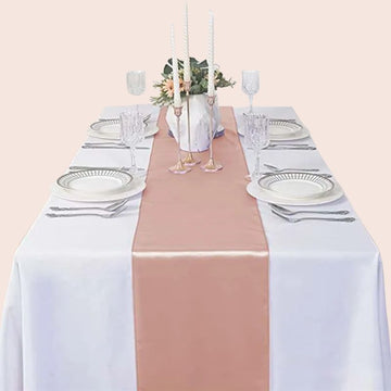 Chemin de table en satin rose nude