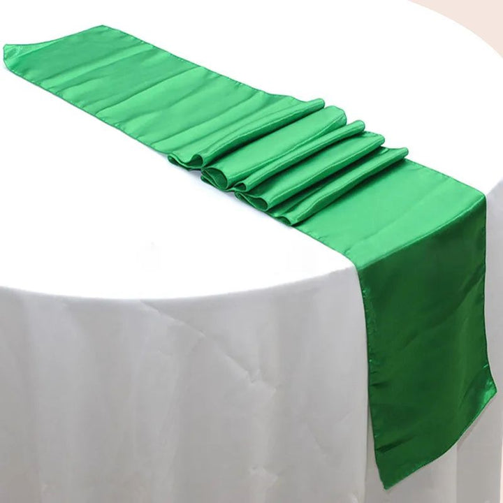 Chemin de table en satin vert émeraude