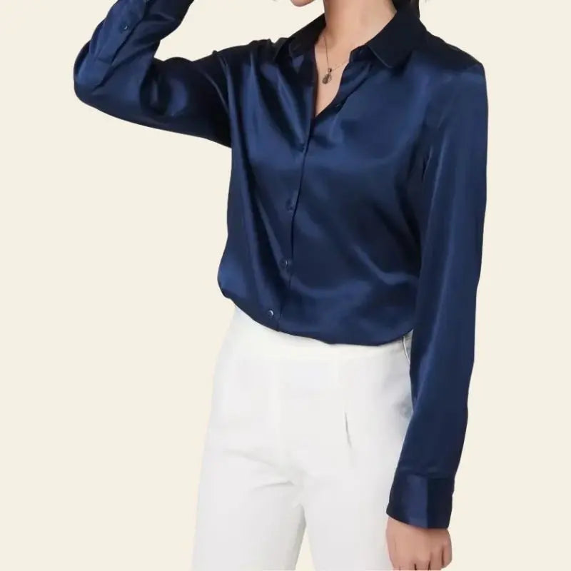 Chemise ample unie en soie et élasthanne bleu marine