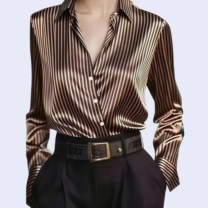 Chemise brillante à rayures verticales en satin marron