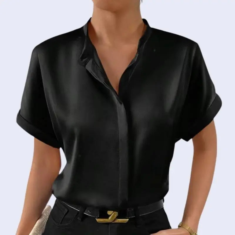 Chemise courte col officier boutons cachés en satin noir