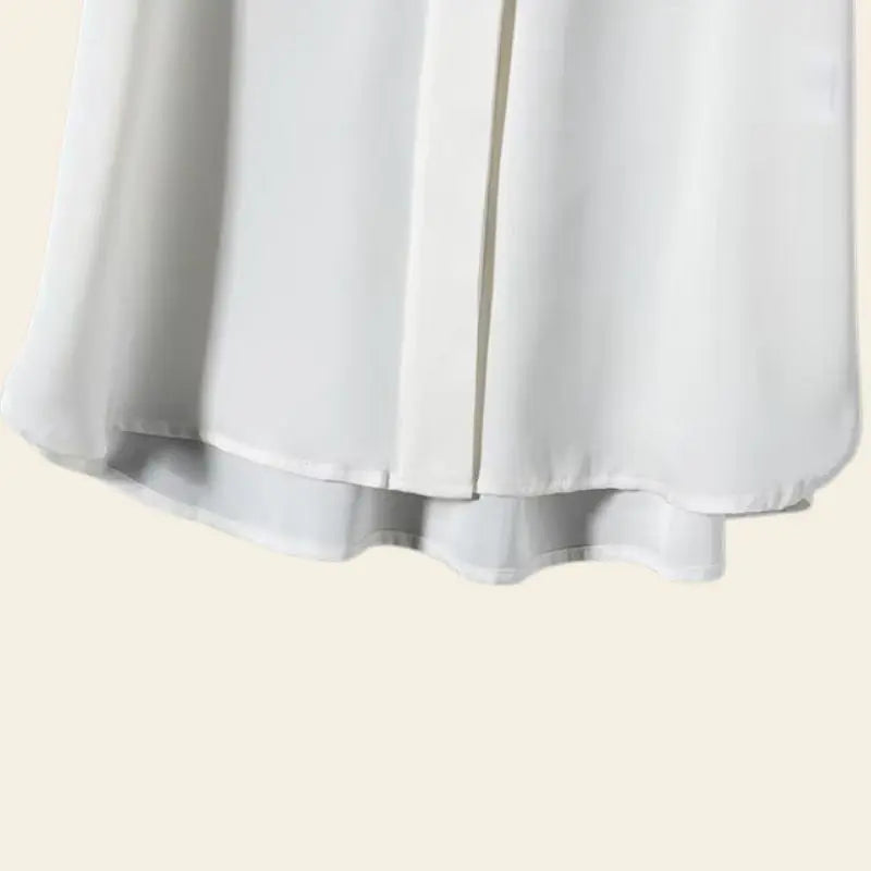 Bas d'une chemise courte col officier en soie de mûrier blanche