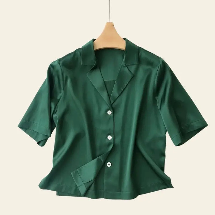 Chemise courte vert émeraude col cubain en soie