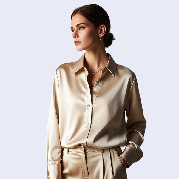 Chemise décontractée beige à col souple brillante en satin