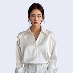 Chemise décontractée blanche à col souple brillante en satin