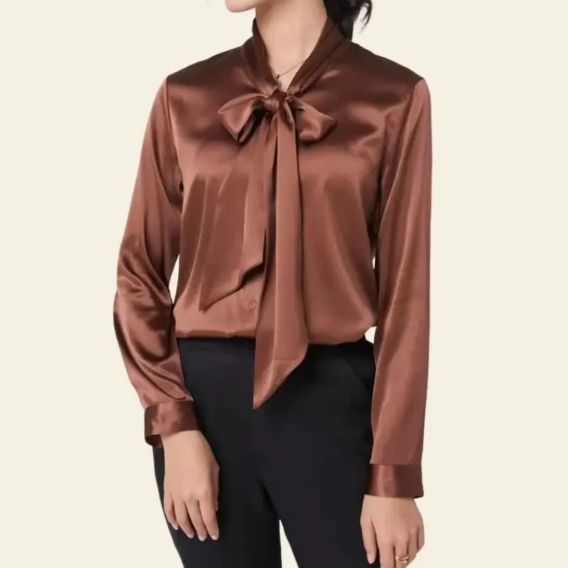 Chemise épaisse unie avec nœud en soie caramel