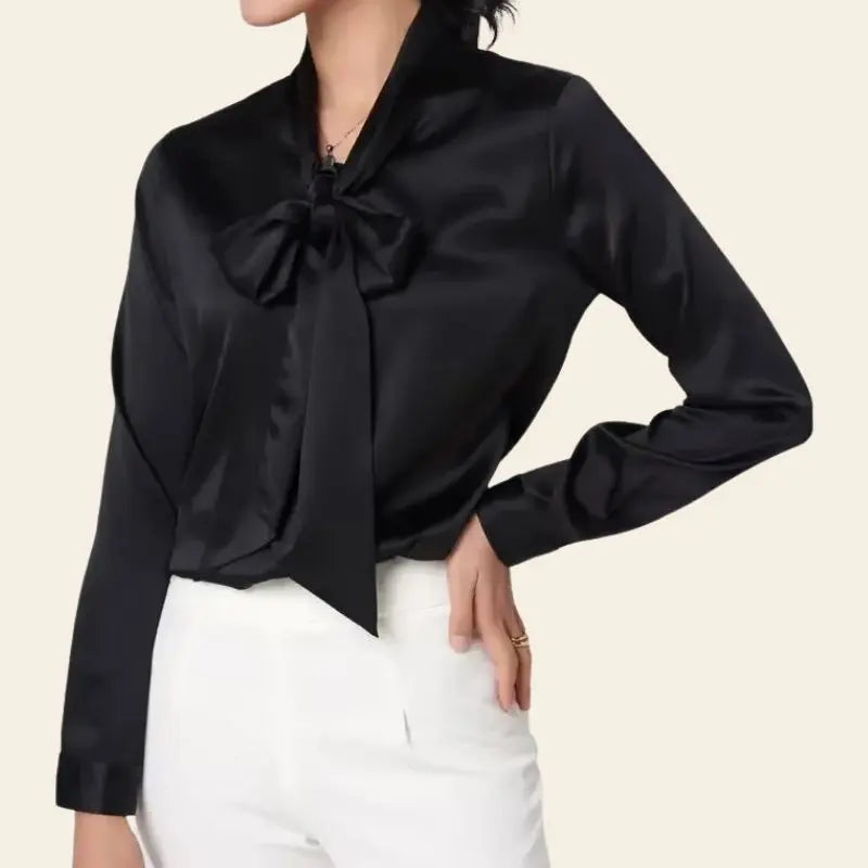 Chemise épaisse unie avec nœud en soie noir