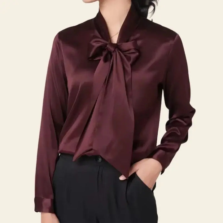 Chemise épaisse unie avec nœud en soie pourpre