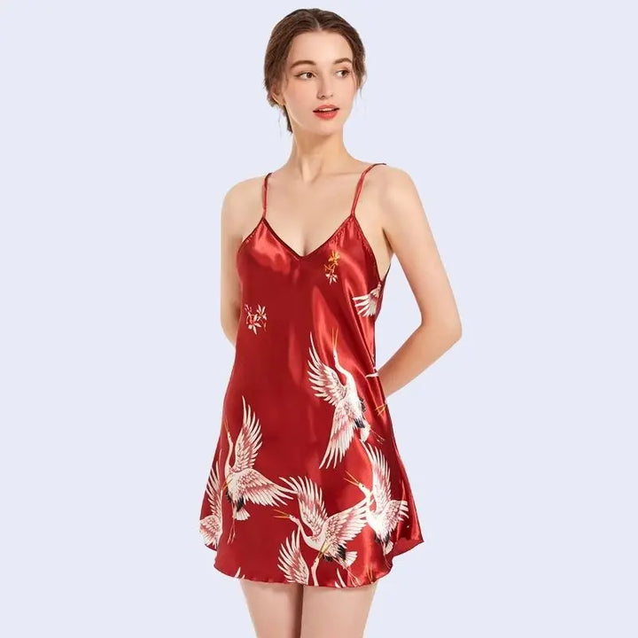 Chemise de nuit courte brillante motif oiseau en satin couleur rouge
