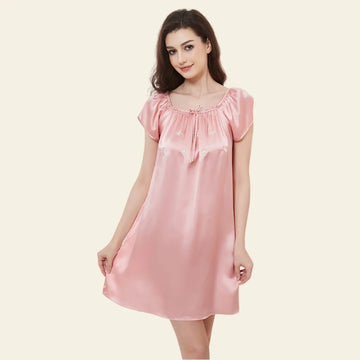 Chemise de nuit courte col carré en soie 19 mommes l Satin Lifestyle