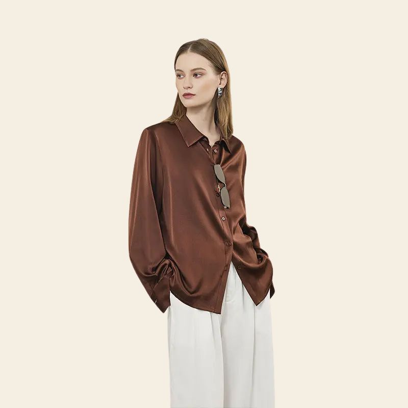 Chemise unie à large revers 90% soie couleur chocolat