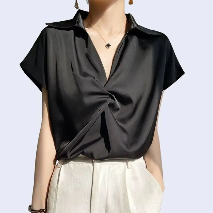 Chemisier ample manches courtes en satin mat noir