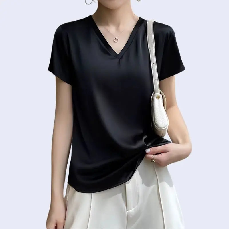 Chemisier col V uni en satin brillant noir