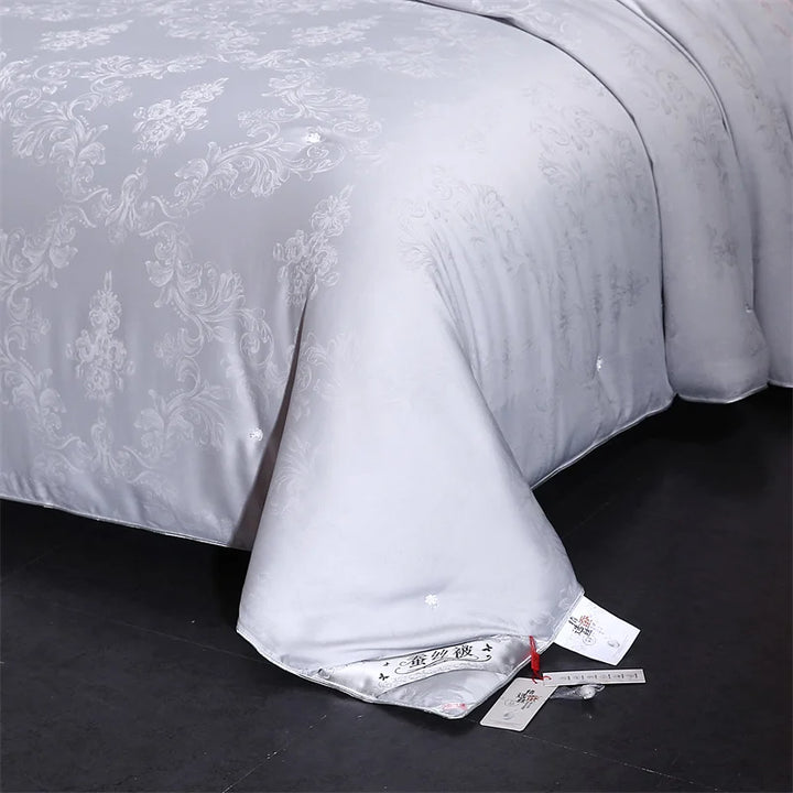 Couette jacquard rembourrée en soie | Satin Lifestyle