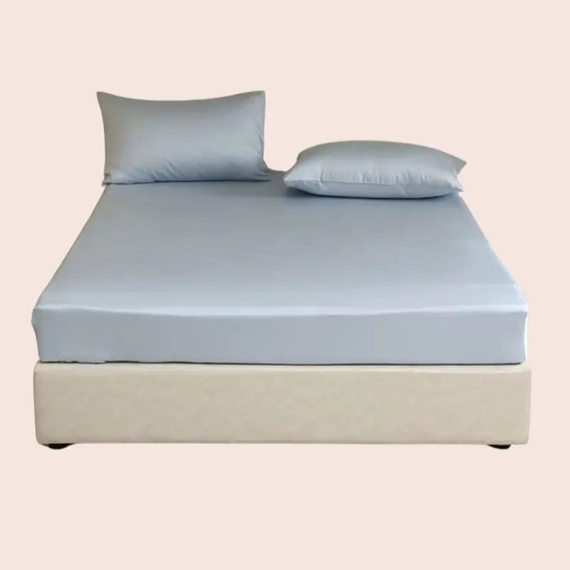 Lit avec drap-housse uni en soie de mûrier couleur bleu ciel