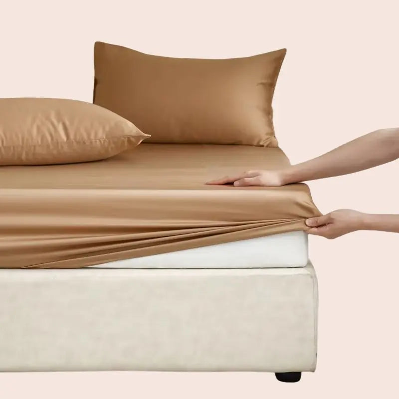 Drap-housse uni en soie de mûrier couleur camel