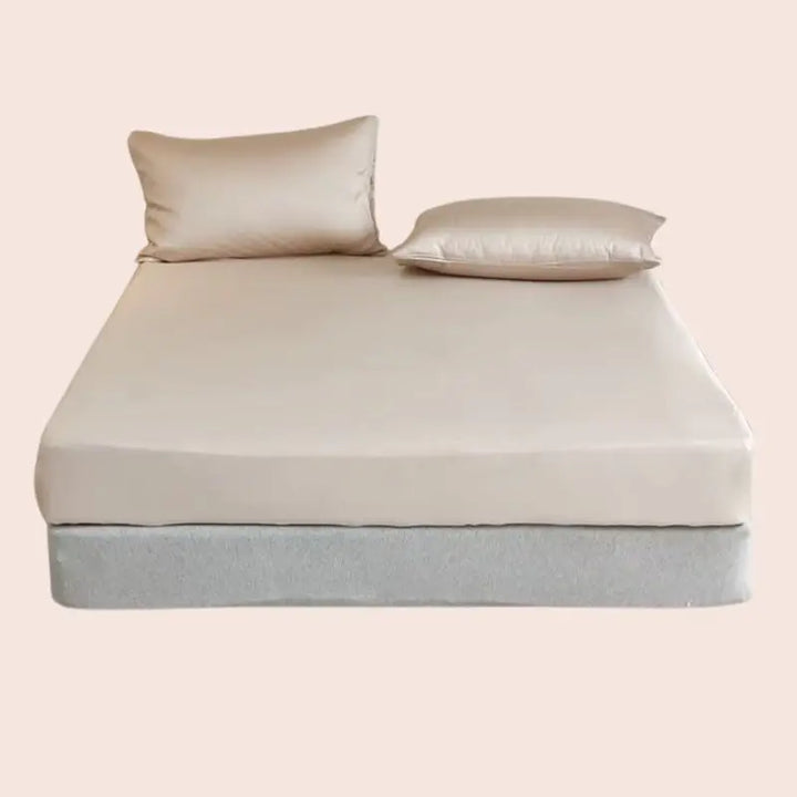 Lit avec drap-housse uni en soie de mûrier couleur ivoire