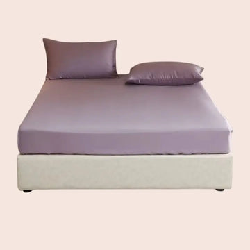 Lit avec drap-housse uni en soie de mûrier couleur lavande