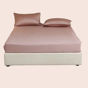 Lit avec drap-housse uni en soie de mûrier couleur rose