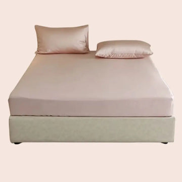 Lit avec drap-housse uni en soie de mûrier couleur rose pâle