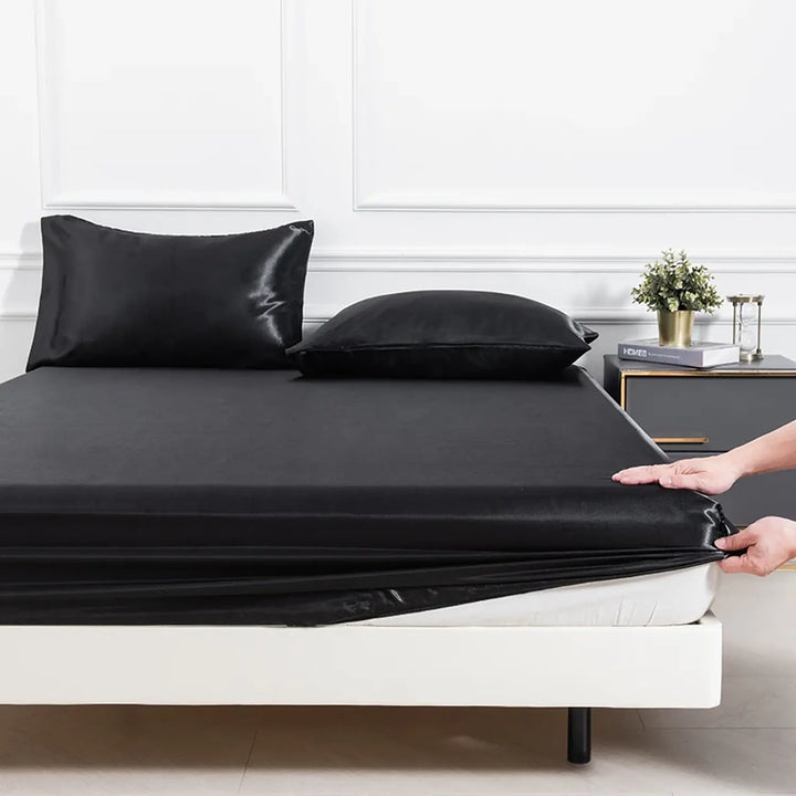 Drap-housse en satin brillant et taies d'oreillers noir l Satin Lifestyle