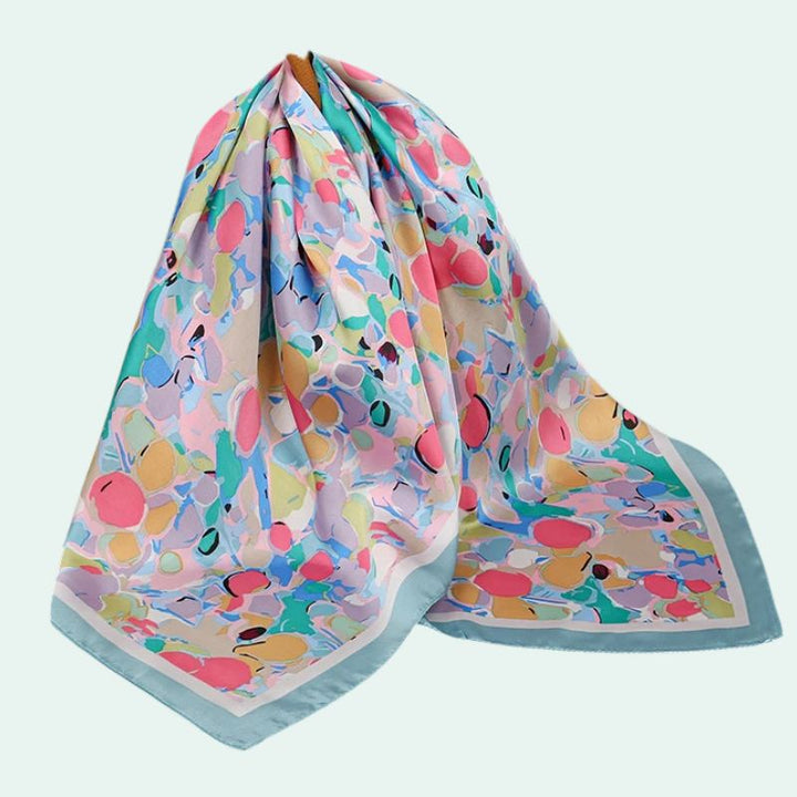 Foulard carré en satin motif abstrait pastel