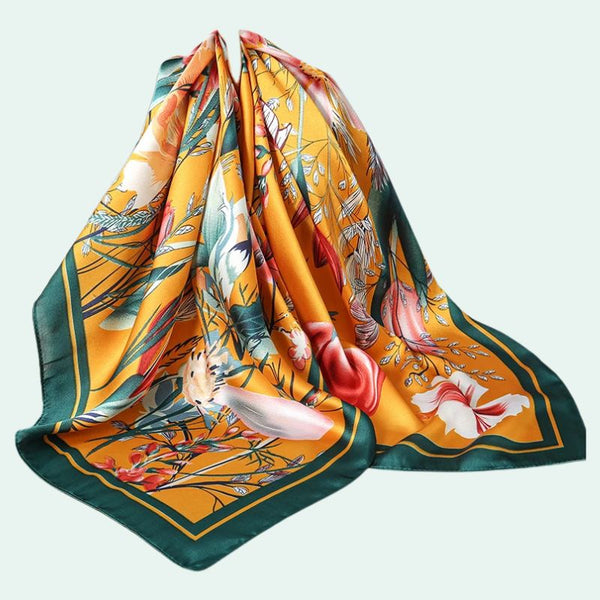Foulard carré en satin motif botanique orange