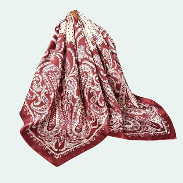 Foulard carré en satin motif cachemire bordeaux