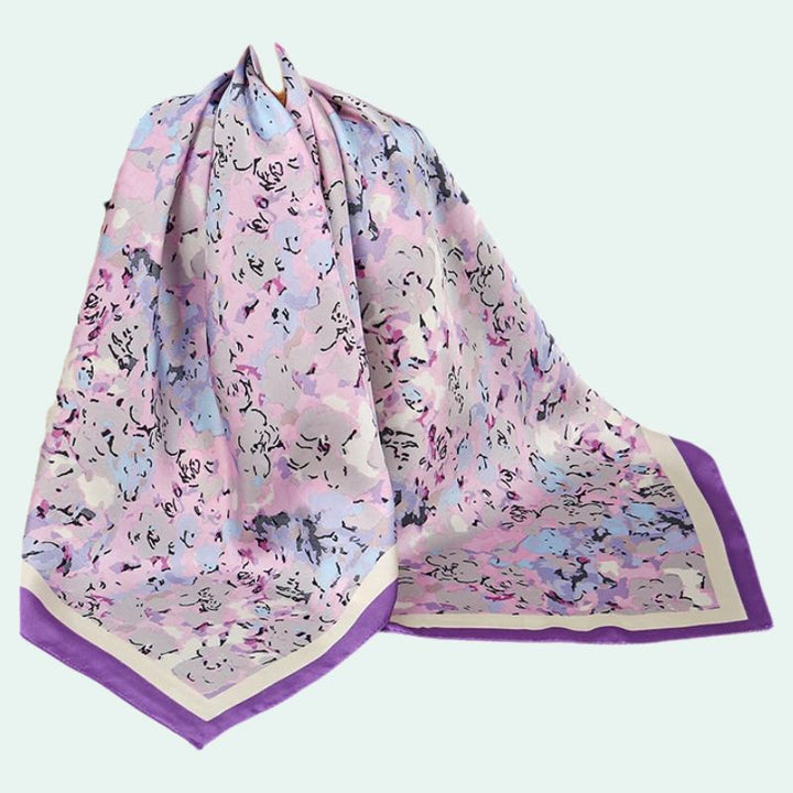 Foulard carré en satin motif floral lilas violet