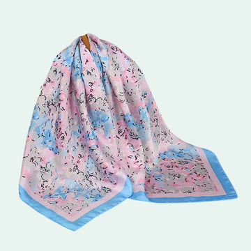 Foulard carré en satin motif floral rose bleu