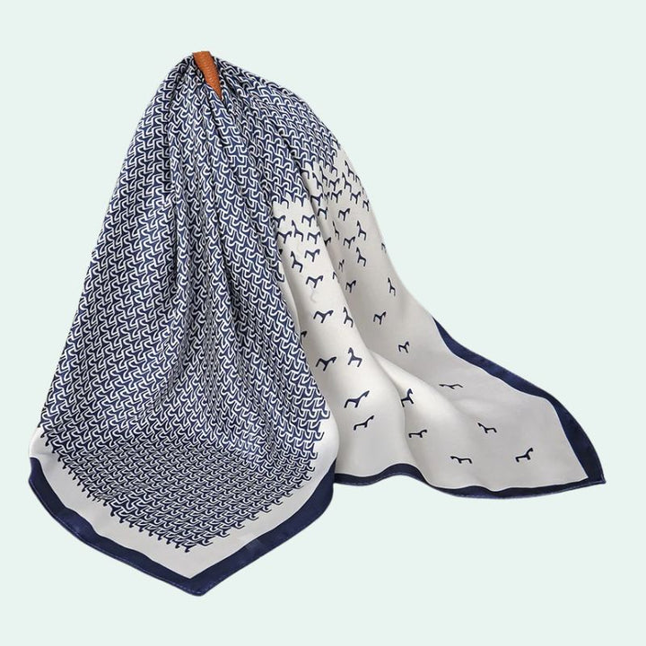 Foulard carré en satin motif graphique bleu marine