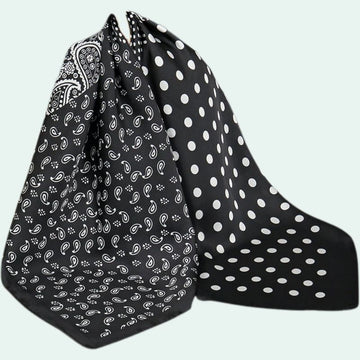 Foulard carré en satin motif noir à pois blancs