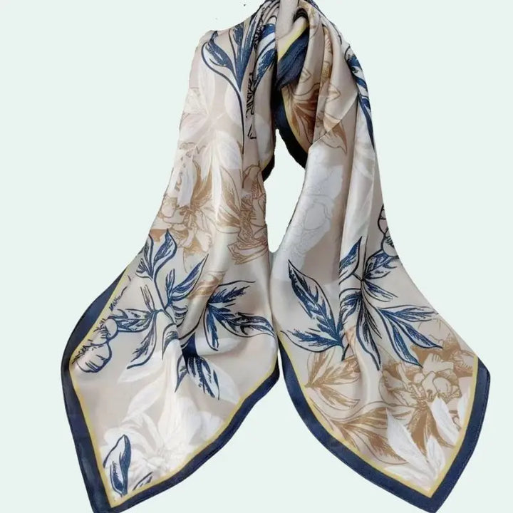 Foulard carré pure soie motif feuillage bleu