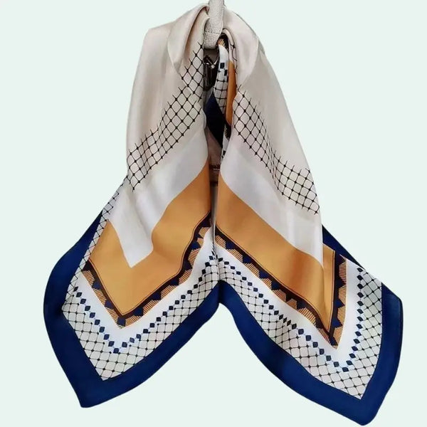 Foulard carré pure soie motif géométrique doré