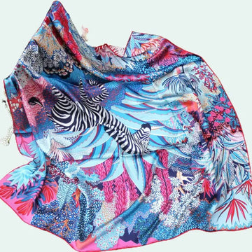 Foulard carré 100% soie de mûrier motif zèbre et plantes rose et bleu