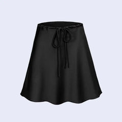 Jupe courte brillante à cordon ajustable en satin couleur noire
