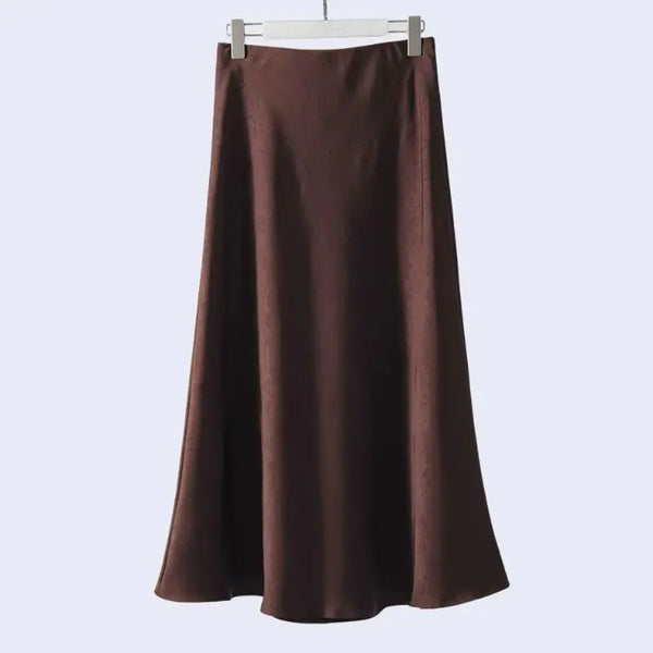 Jupe longue unie texturée en satin couleur chocolat