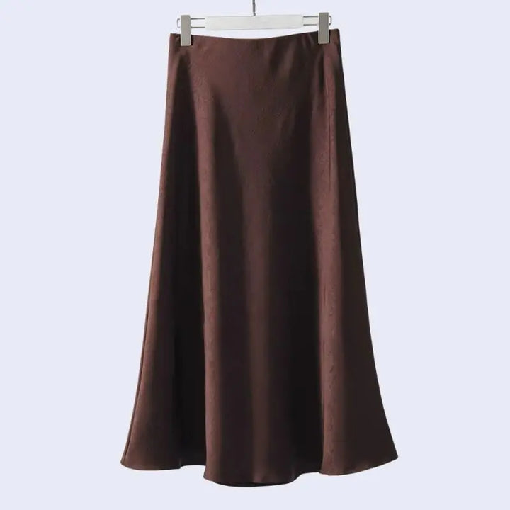 Jupe longue unie texturée en satin couleur chocolat