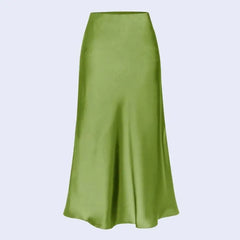 Jupe mi-longue unie avec fente latérale en satin couleur verte