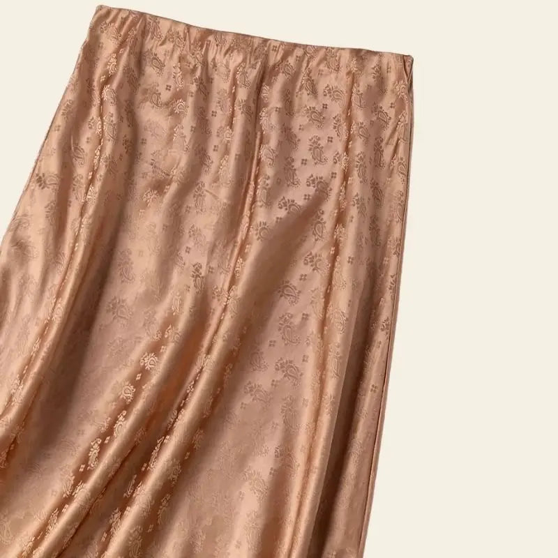 Haut de la jupe mi-mollet motif Paisley en soie véritable camel