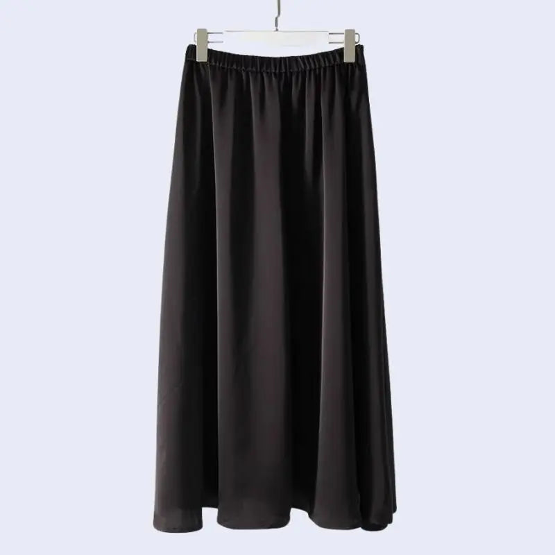 Jupe maxi trapèze brillante décontractée en satin couleur noire