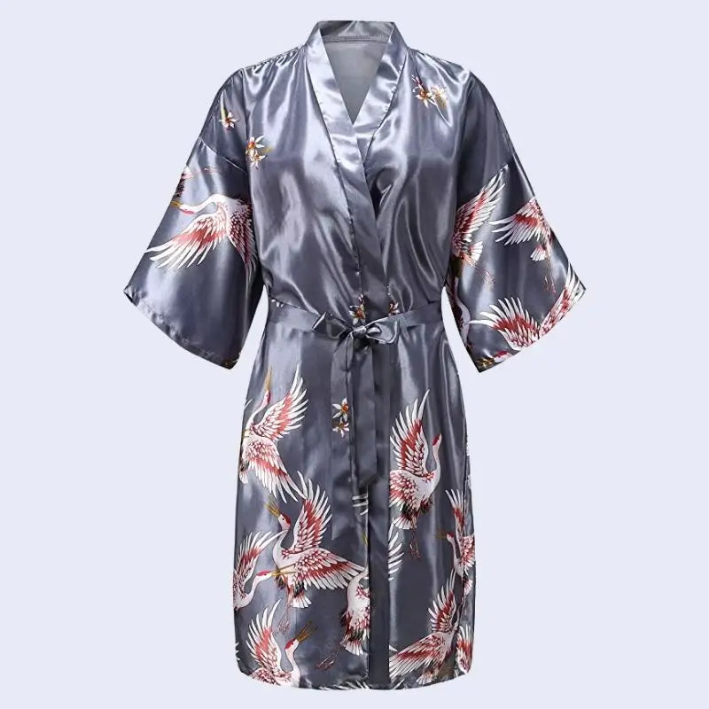 Kimono court brillant motif oiseau en satin couleur argenté