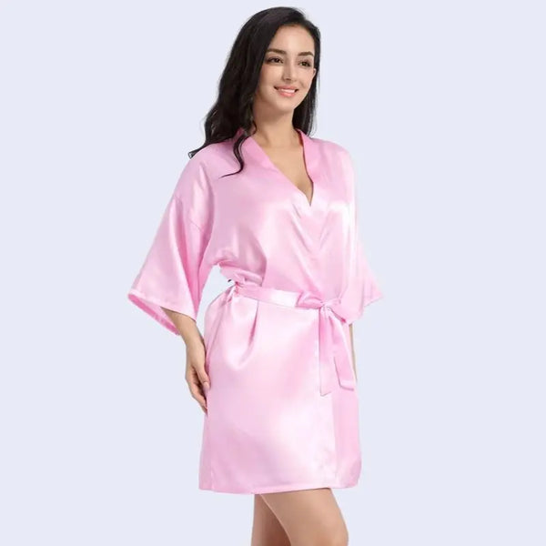 Kimono court brillant uni en satin couleur rose